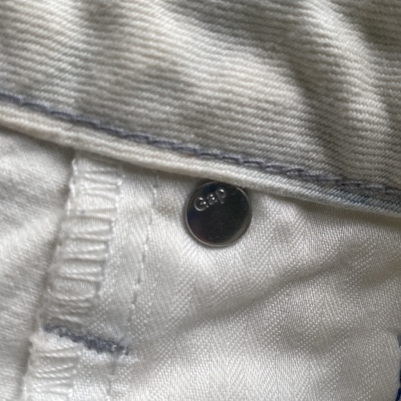 GAP 1969 Bleached Denim Slim Cut-Off Shorts — Size 24!! - Picture 5 of 7